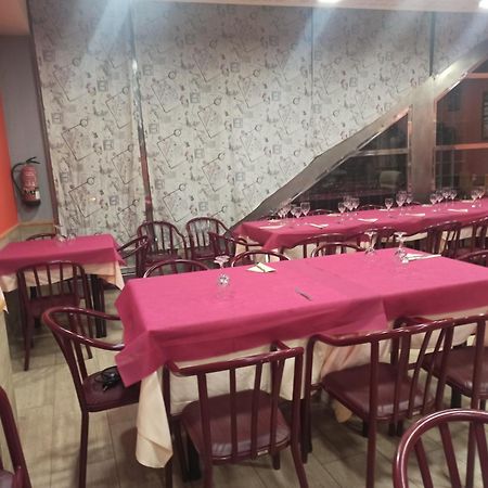Hostal Restaurante Baraka Alagon Luaran gambar