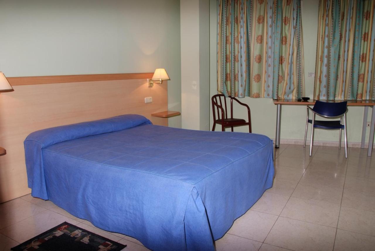 Hostal Restaurante Baraka Alagon Bilik gambar