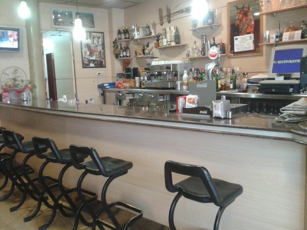 Hostal Restaurante Baraka Alagon Luaran gambar