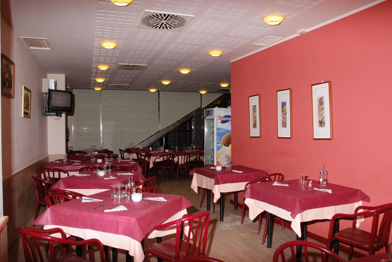Hostal Restaurante Baraka Alagon Luaran gambar
