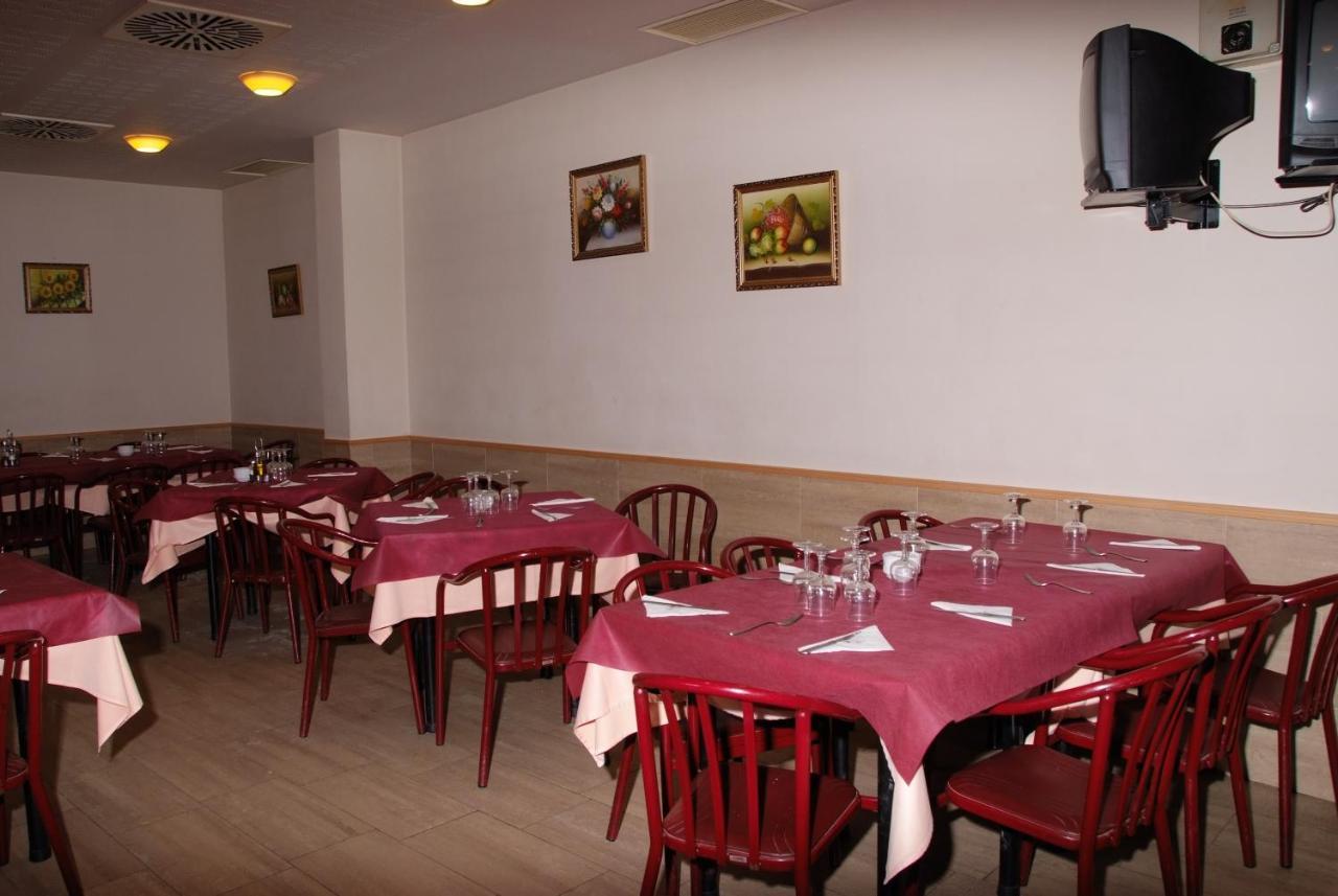 Hostal Restaurante Baraka Alagon Luaran gambar